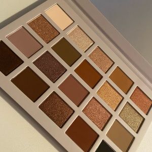 NEW In Box MORPHE Cosmetics Madison Beer Eyeshadow Palette